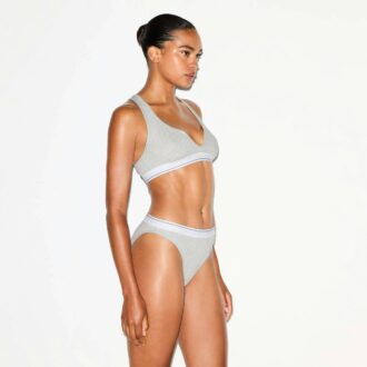 BOMULLSRIBBELT BRALETTE MED DELT HALS
