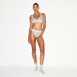 BOMULLSRIBBELT BRALETTE MED DELT HALS