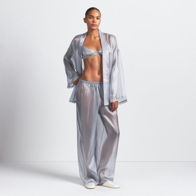 FLYTENDE ORGANZA-INNPAKNINGSSETT