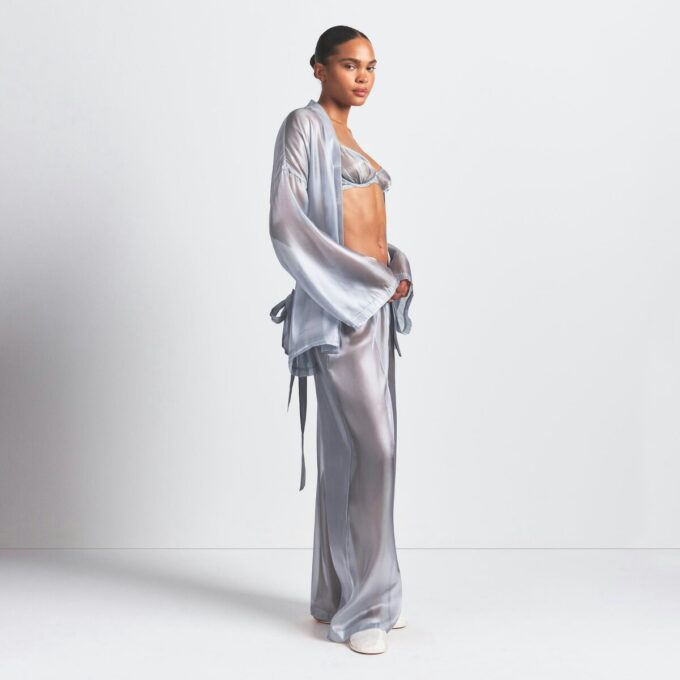 FLYTENDE ORGANZA-INNPAKNINGSSETT