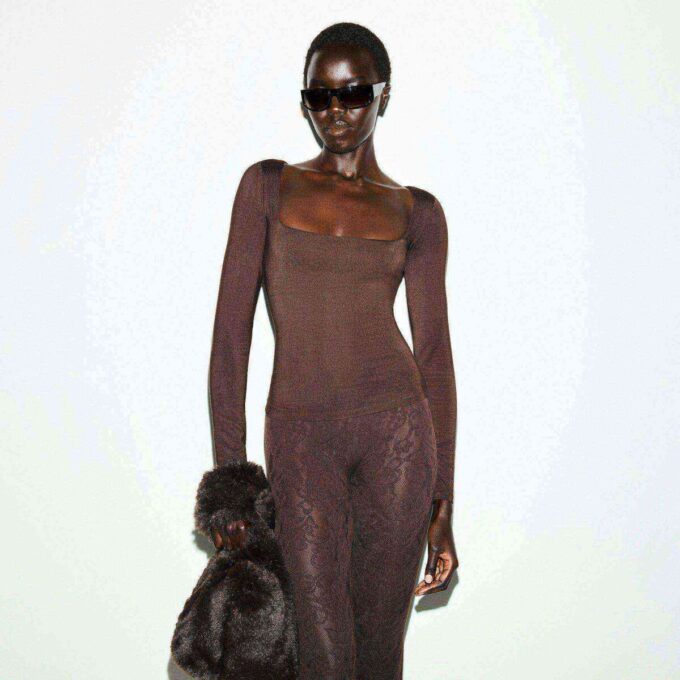 GLATT LAG FIRKANTET HALS TOPP