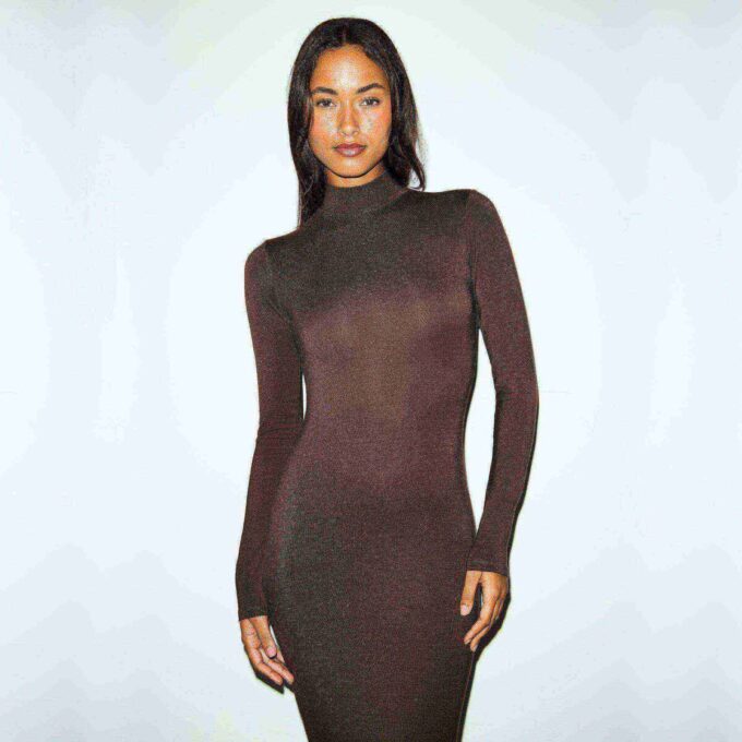 GLATT LAG-FORMERT TURTLENECK LANG KJOLE