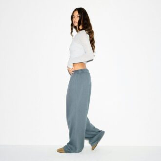 KJÆRESTE FLEECE OVERSIZED BUKSE MED RETT BEN