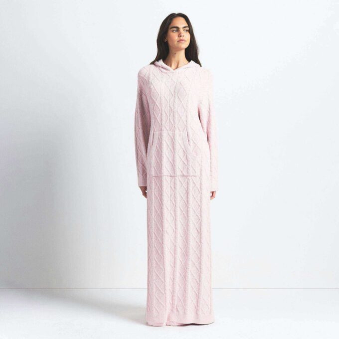 KOSELIG LETT OVERSIZED KABELSTRIKKET LANG KJOLE