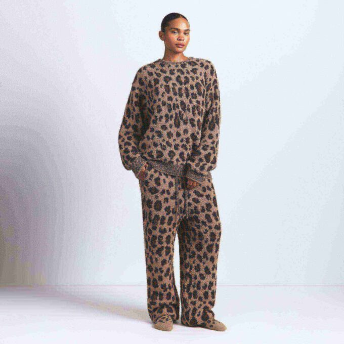 KOSELIG OVERSIZERET GENSER MED CREWNECK-HALS