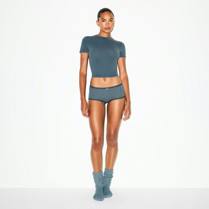 LETTE BOMULLSPUNKTER MED BLONDE, GUTTESHORTS
