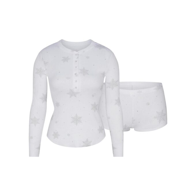 LOGO PLYSH POINTELLE RHINESTONE HENLEY-SETT