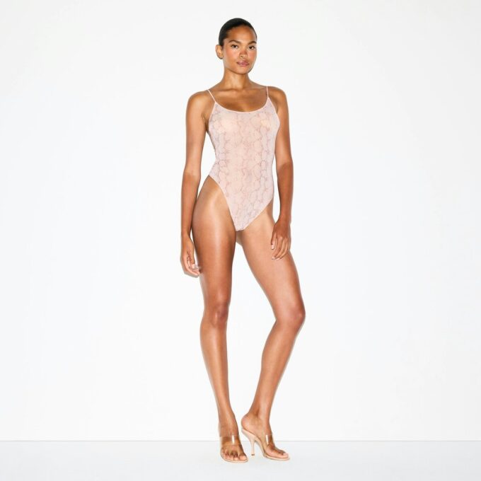 MELKEFULL TRANSPARENT CAMI-BODY