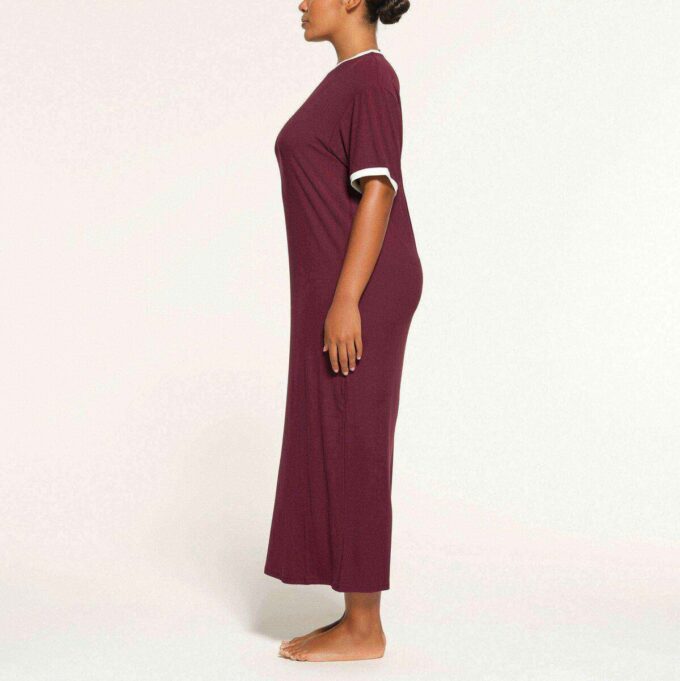 MYK LOUNGE RINGER T-SKJORTE LANG KJOLE