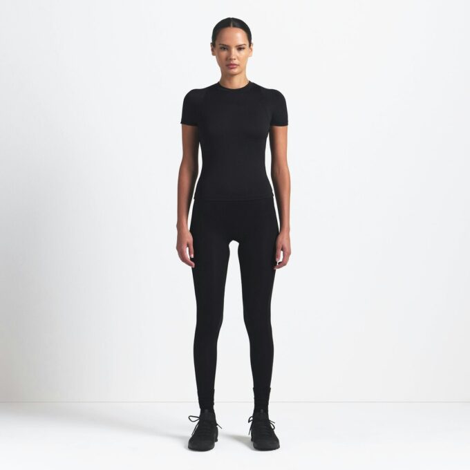NikeSKIMS LUFTIG BABY-T-SKJORTE