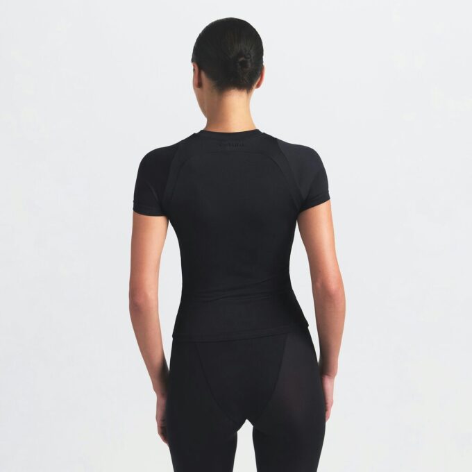 NikeSKIMS LUFTIG BABY-T-SKJORTE