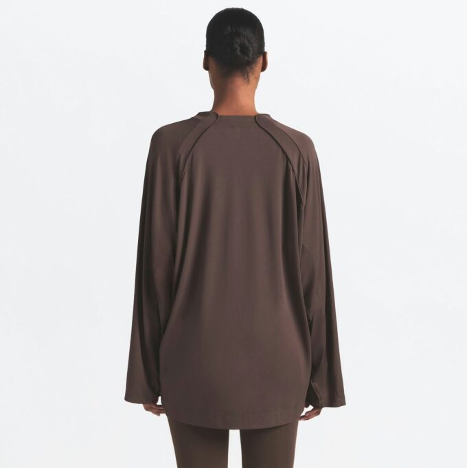NikeSKIMS LUFTIG V-HALS OVERSIZED LANGERMET TOPP