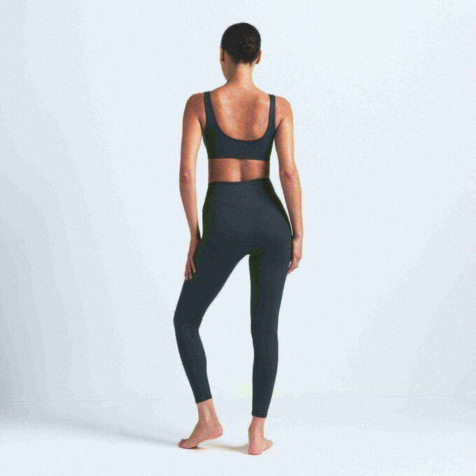 NikeSKIMS MATT KNEGREP 26″ LEGGINGS