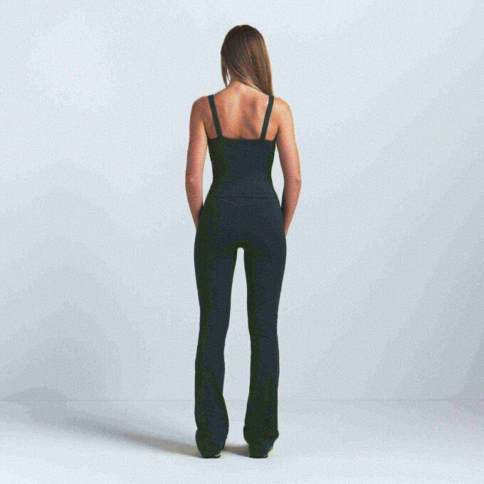 NikeSKIMS MATT SLIM FLARE LEGGINGS