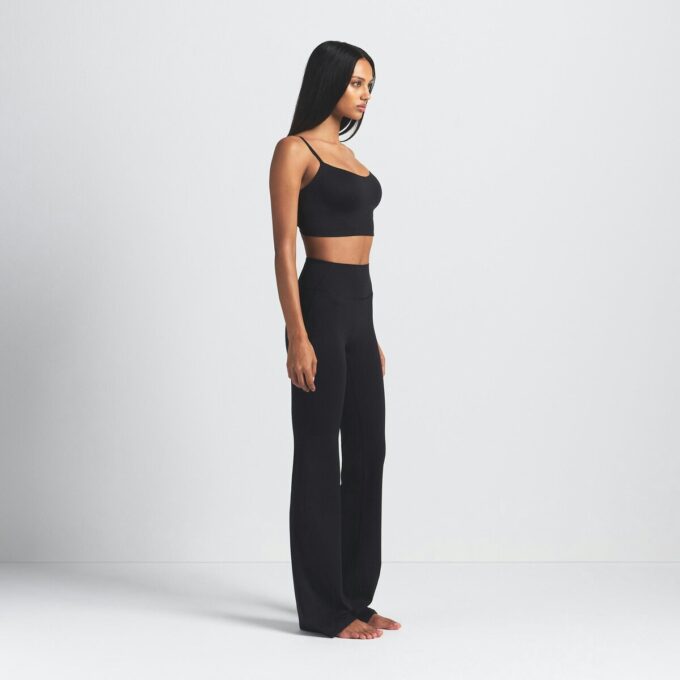 NikeSKIMS MATT SLIM FLARE LEGGINGS