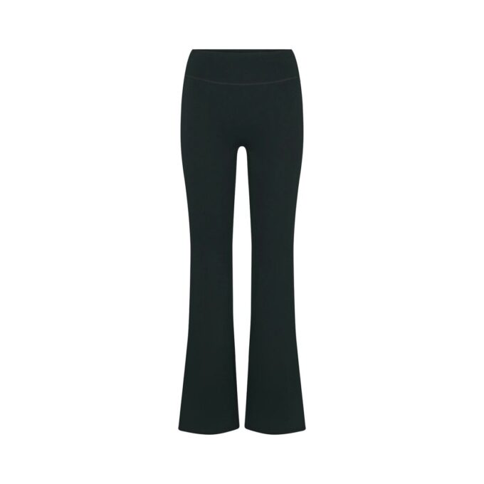 NikeSKIMS MATT SLIM FLARE LEGGINGS