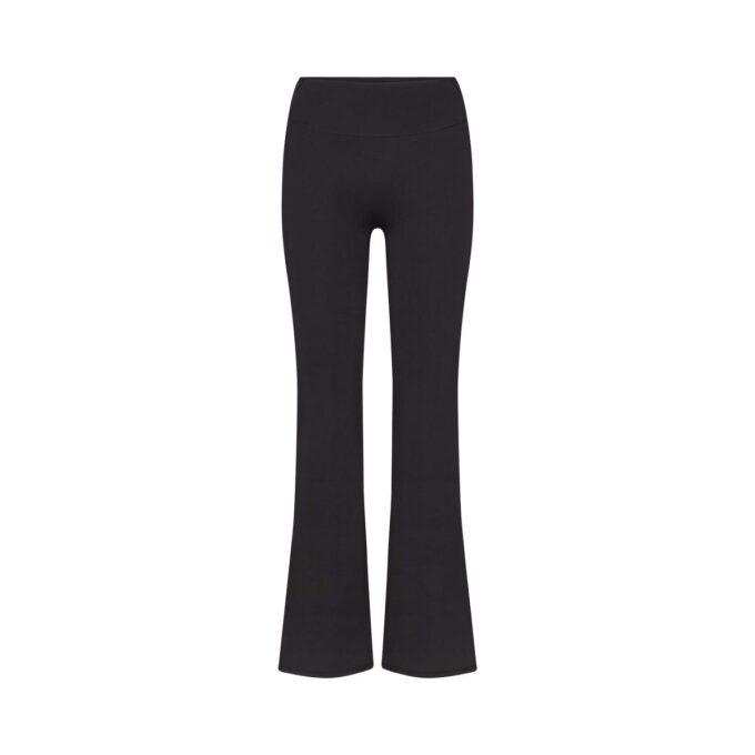 NikeSKIMS MATT SLIM FLARE LEGGINGS