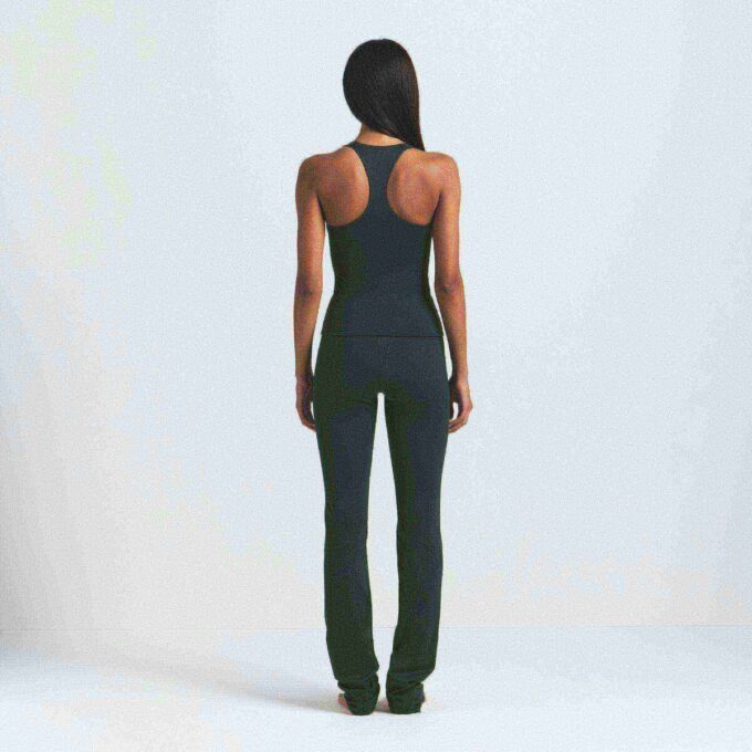 NikeSKIMS MATT V-LINE 39″ RETT LEGGING