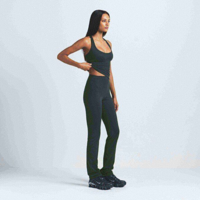 NikeSKIMS MATT V-LINE 39″ RETT LEGGING