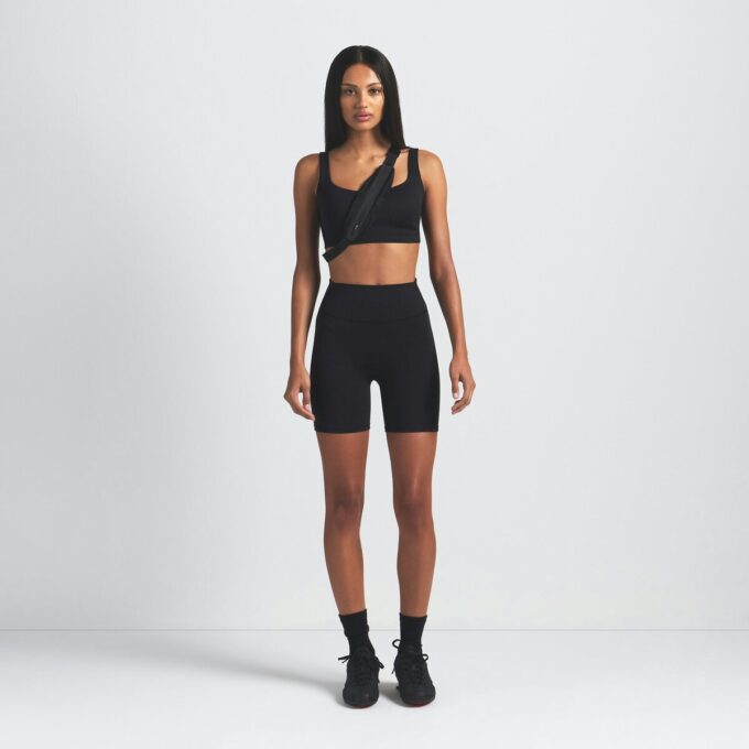 NikeSKIMS MATTE BH MED ØYEHALS