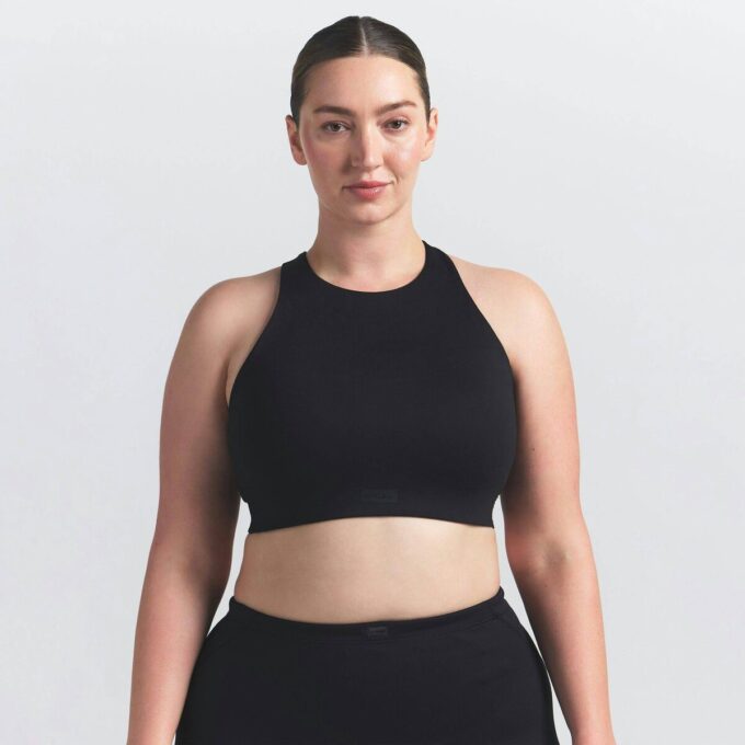 NikeSKIMS MATTE HØYHALSET BH