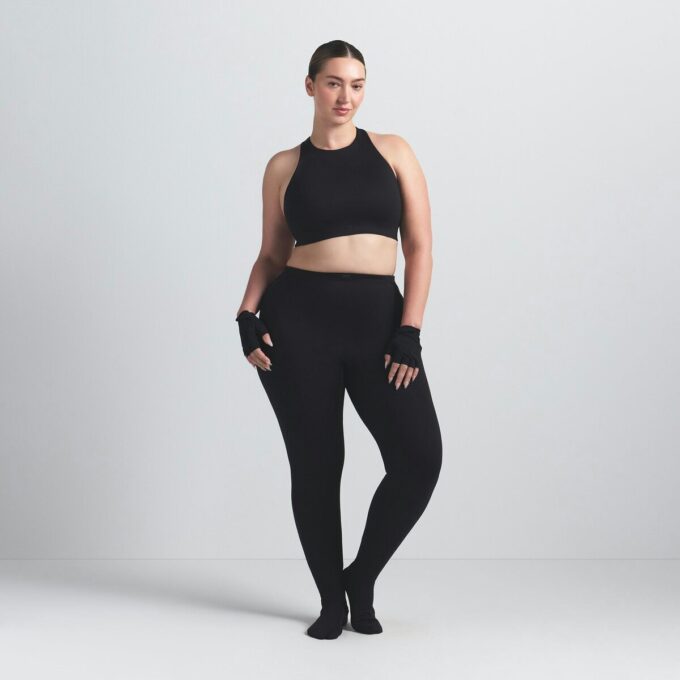 NikeSKIMS MATTE HØYHALSET BH