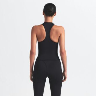 NikeSKIMS MATTE RACER-TANKETT MED HØY HALS