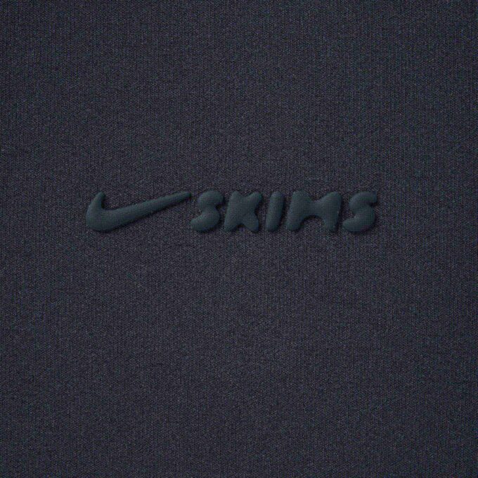 NikeSKIMS MATT V-LINE 26″ LEGGING
