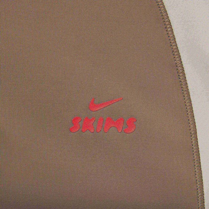 NikeSKIMS SHINE GLIDELÅS FORAN LANG ONESI