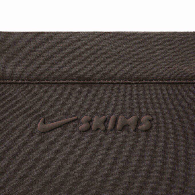 NikeSKIMS SHINE HØYHALSET BH