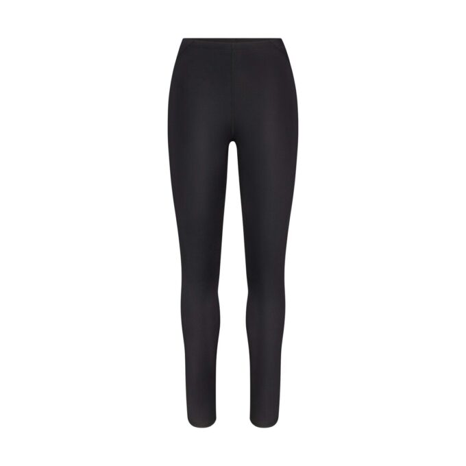 NikeSKIMS SHINE TREKKESNØR 26″ LEGGING