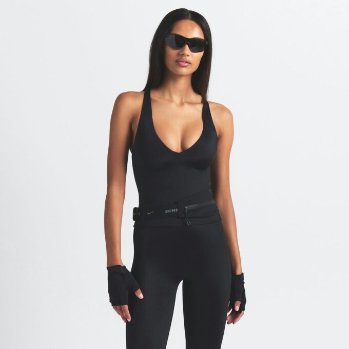 NikeSKIMS SHINE V-HALS TANKBRAKE