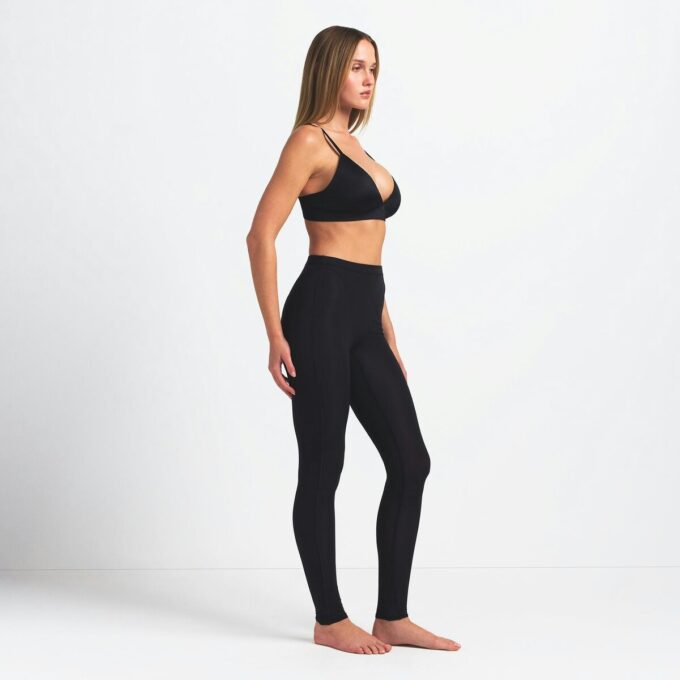 NikeSKIMS VEKTLEISE LAG V-LINE 26″ LEGGINGS