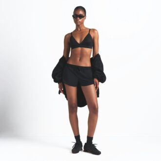 NikeSKIMS VEVET NYLON 2,5″ LØPERSHORTS