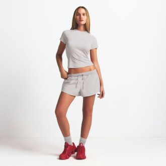 NikeSKIMS VEVET NYLON 2,5″ LØPERSHORTS