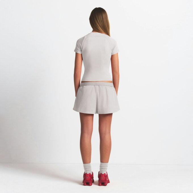 NikeSKIMS VEVET NYLON 2,5″ LØPERSHORTS