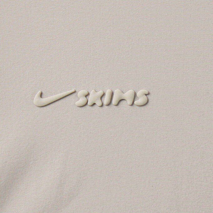 NikeSKIMS VEVET NYLON 2,5″ LØPERSHORTS