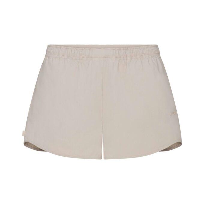 NikeSKIMS VEVET NYLON 2,5″ LØPERSHORTS