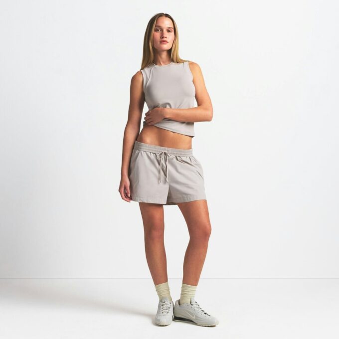 NikeSKIMS VEVET NYLON 5″ TRENINGSSHORT