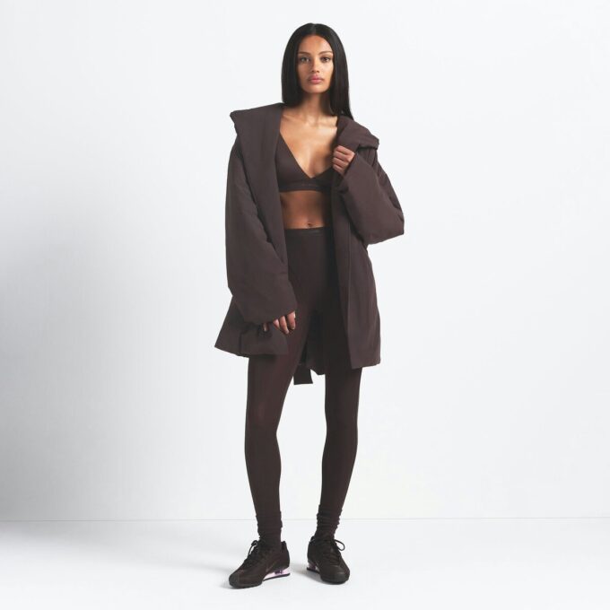 NikeSKIMS VEVET NYLON WRAP-KÅPE