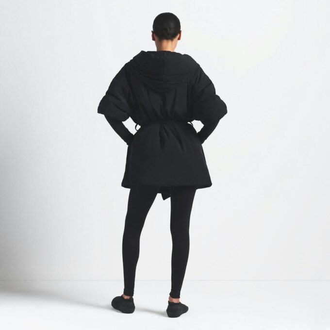 NikeSKIMS VEVET NYLON WRAP-KÅPE