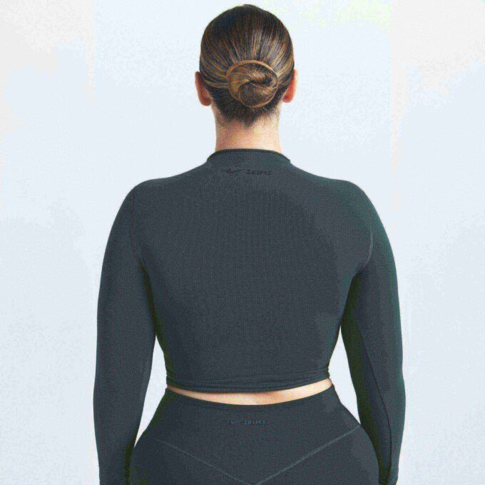 NikeSKIMS VINTAGE SØMLØS CROP-TOP MED HØY HALS