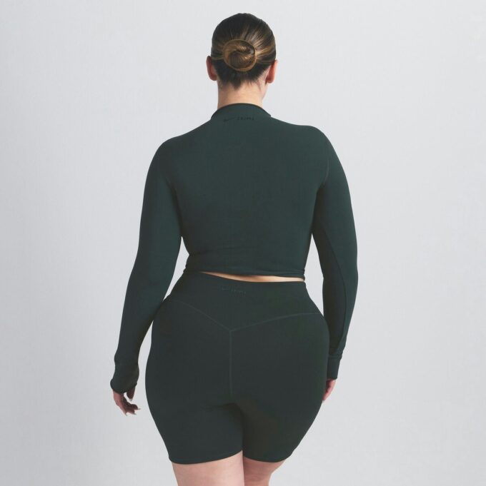 NikeSKIMS VINTAGE SØMLØS CROP-TOP MED HØY HALS