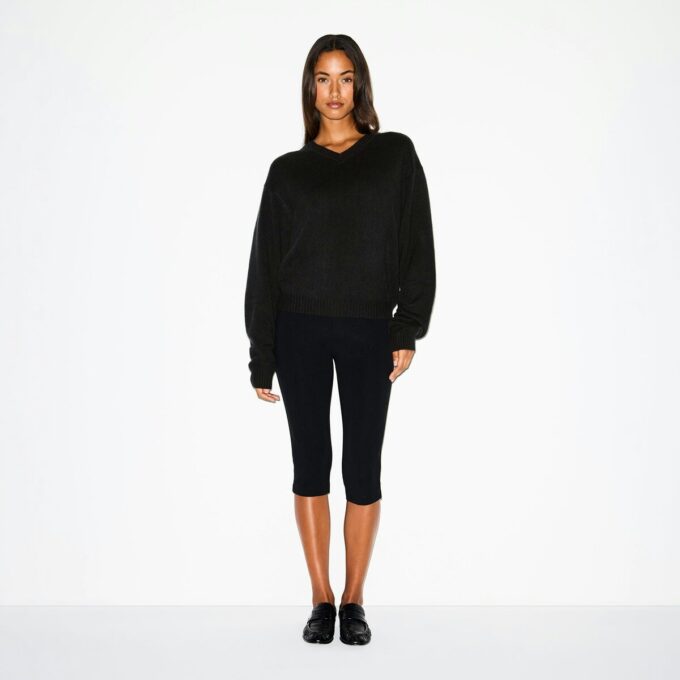 OVERSIZED GENSER I ULLCASJMIR MED V-HALS