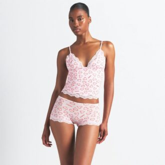 PASSER ALLE BLONDE TRIANGLE CAMI OG GUTTE SHORTS SETT