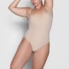 PASSER ALLE FIRKANTET HALS-BODY