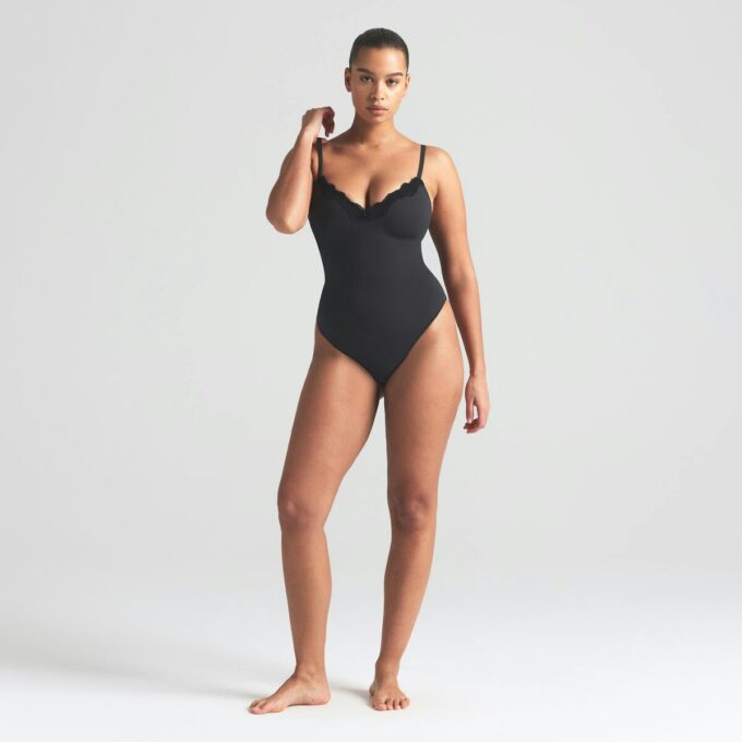 PASSER ALLE PUSH-UP-BODY MED BLONDE