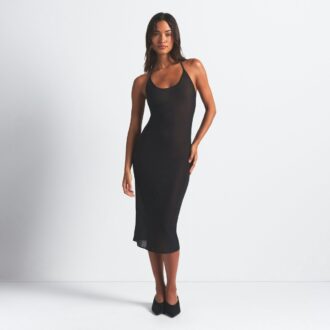 RINESTENSTRIKKET HALTER MIDI-SLIPKJOLE