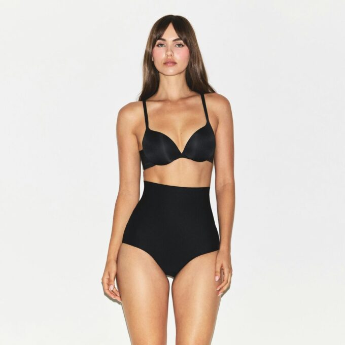 SKIMS BODY CORE SCULPT RUMPELØFTINGSTRUSSER