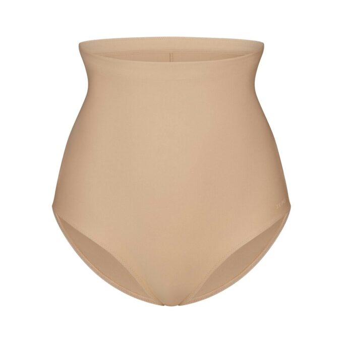 SKIMS BODY CORE SCULPT RUMPELØFTINGSTRUSSER